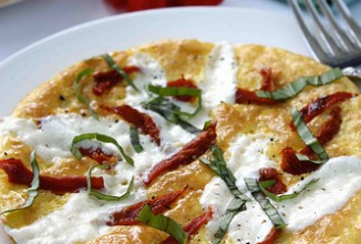 Фриттата с помидорами и моцареллой