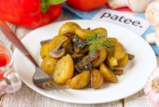 Ароматный молодой картофель с шампиньонами