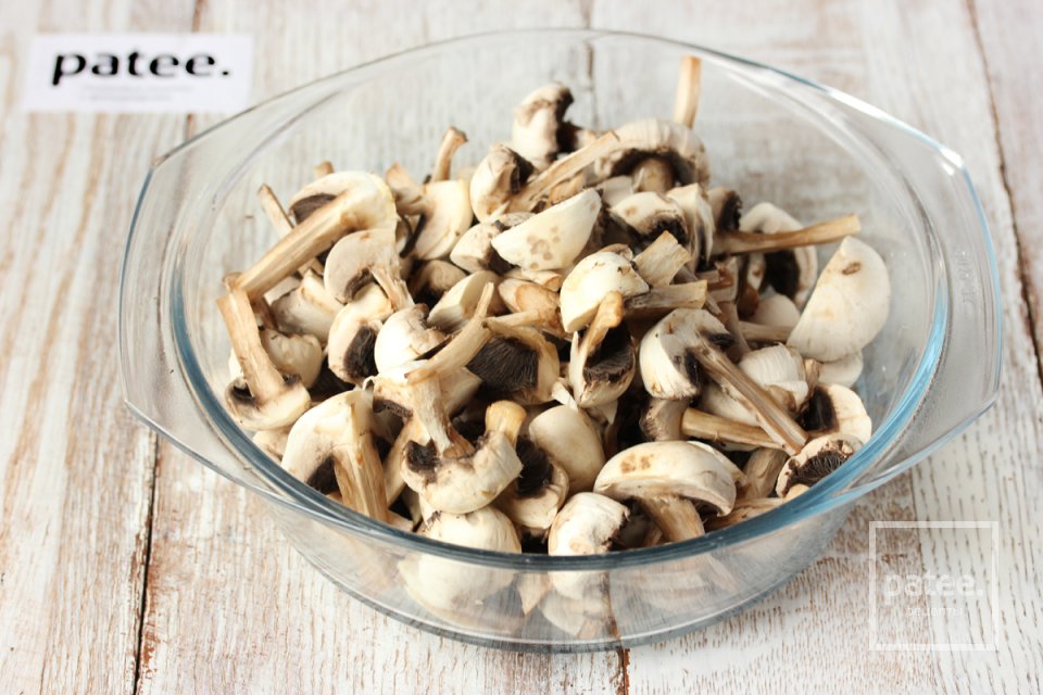 Ароматный молодой картофель с шампиньонами - Шаг 4