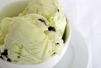 Мятное мороженое с шоколадом