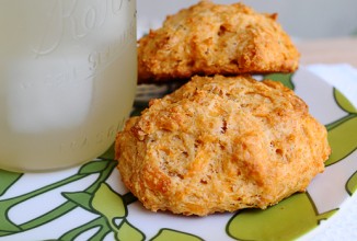 Сырное печенье с перцем чипотле