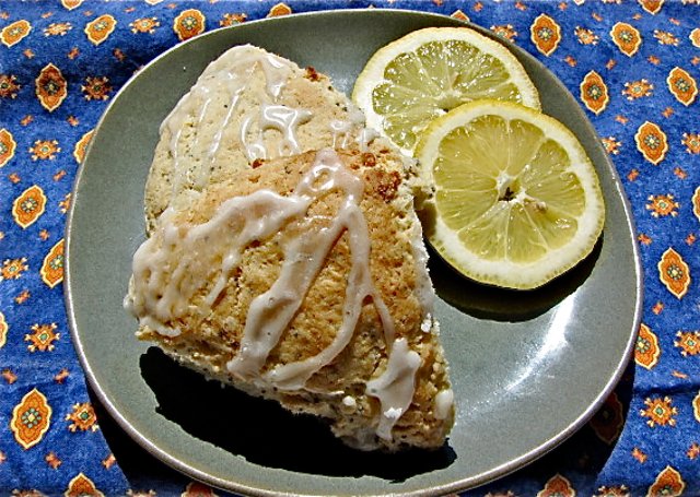 Лимонные булочки с маком