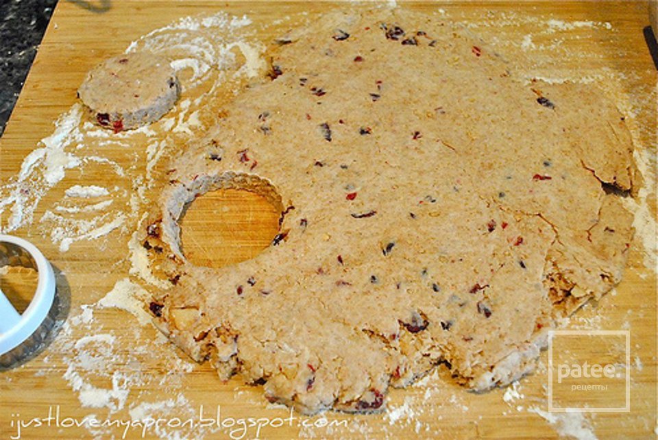 Печенье с клюквой, макадамией и малиновым джемом - Шаг 8