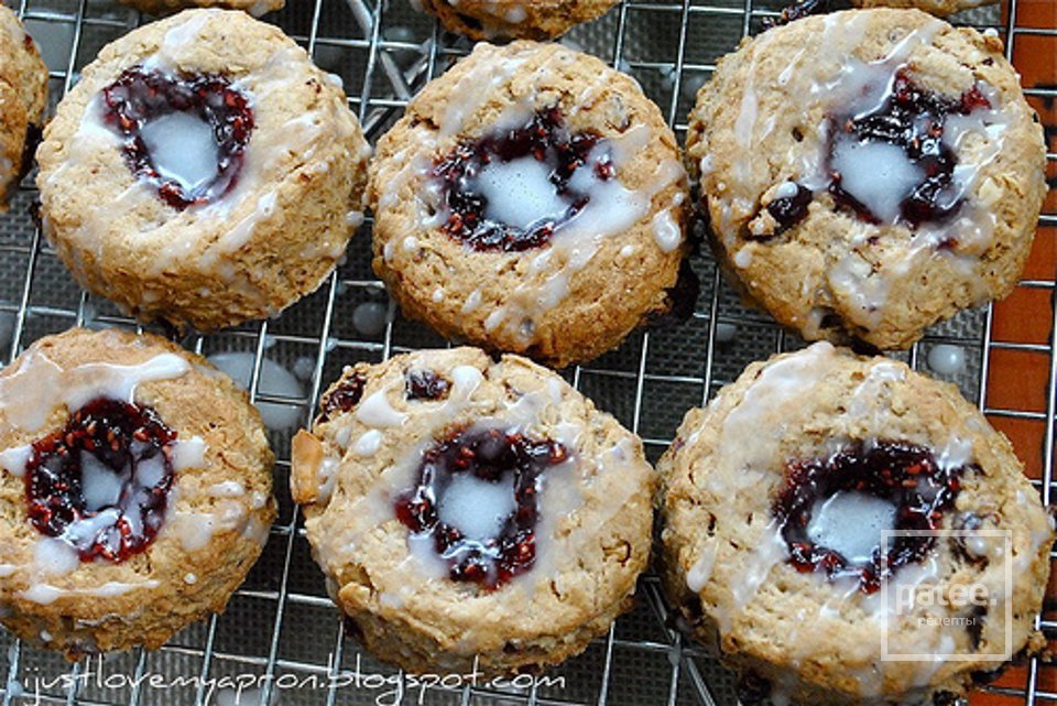 Печенье с клюквой, макадамией и малиновым джемом - Шаг 13