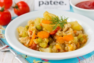 Овощное рагу с куриным филе и шампиньонами