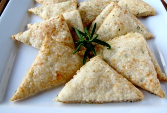 Сырные крекеры с розмарином