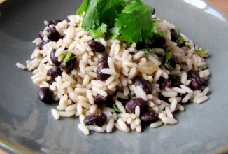 Рис с черной фасолью