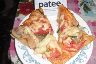   *Домашняя пицца для всей семьи на кефире*