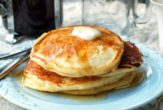 Блины с маскарпоне и розовой водой