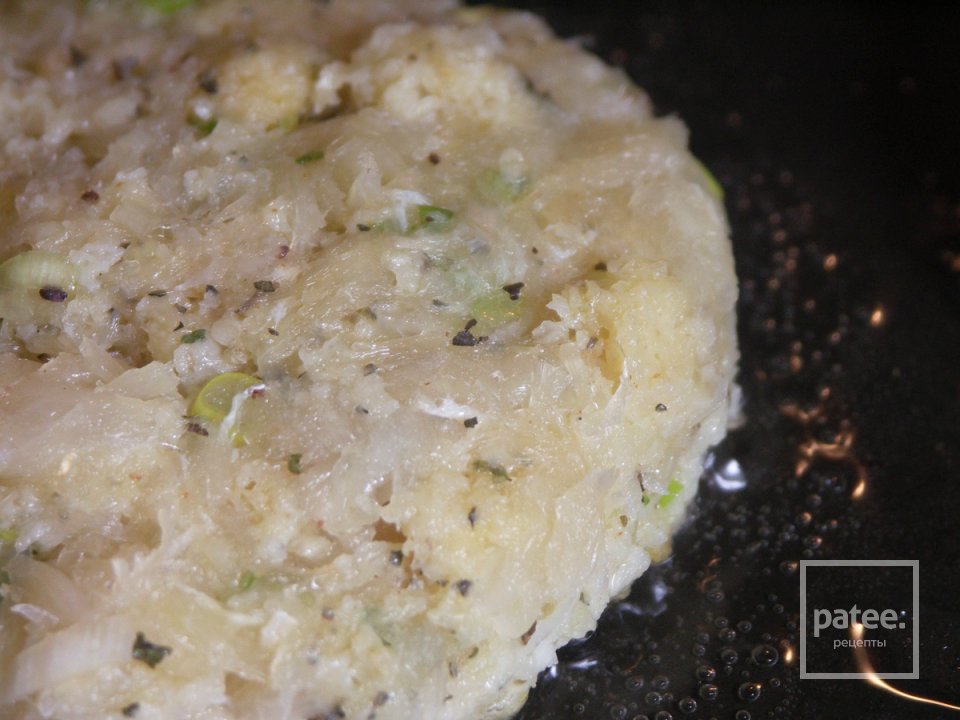 Рыбные котлеты с соусом тартар - Шаг 8