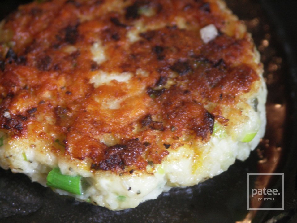 Рыбные котлеты с соусом тартар - Шаг 10
