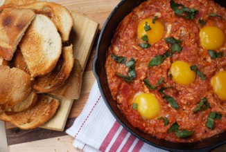 Яичница с помидорами