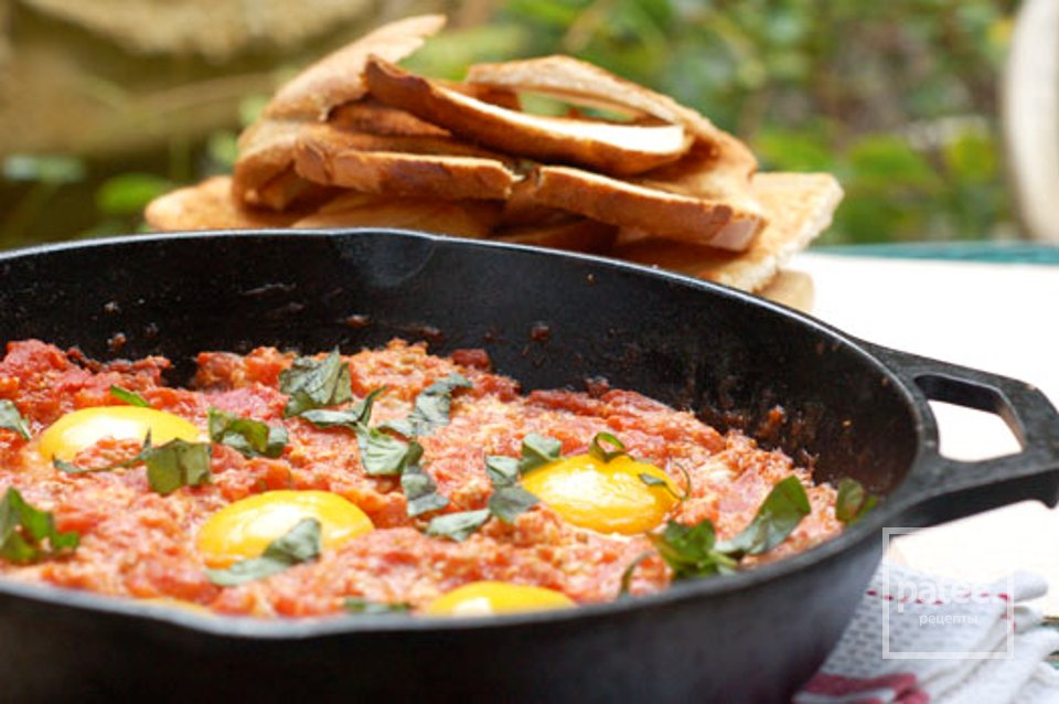Яичница с помидорами - Шаг 9