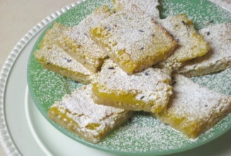 Лимонные пирожные с лавандой