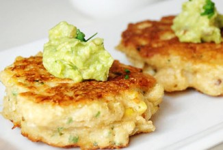 Крабовые фриттеры с гуакамоле