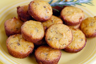 Лимонные кексы с розмарином