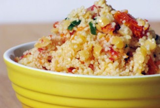Салат с кускусом и вялеными помидорами