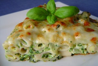 Фриттата с пастой, сыром и шпинатом