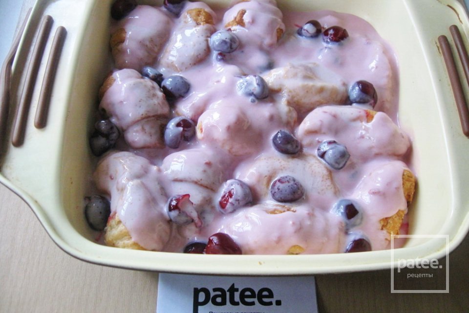 Круассаны с вишней в суфле из йогурта - Шаг 8