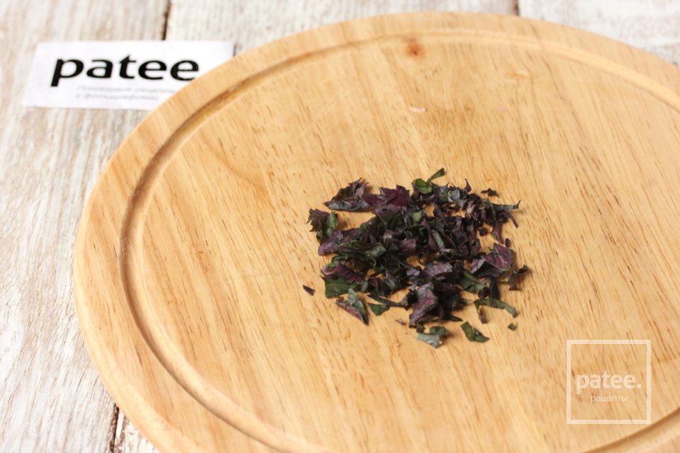 Витаминный салат со шпинатом, помидорами черри и сладким перцем - Шаг 6