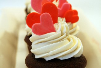 Шоколадные кексы с ванильным кремом