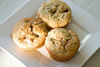 Персиковые кексы с ревенем