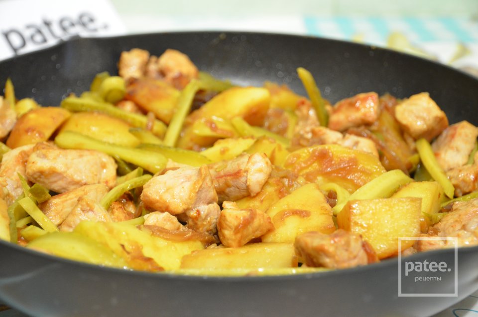 Свинина, тушенная с овощами - Шаг 14