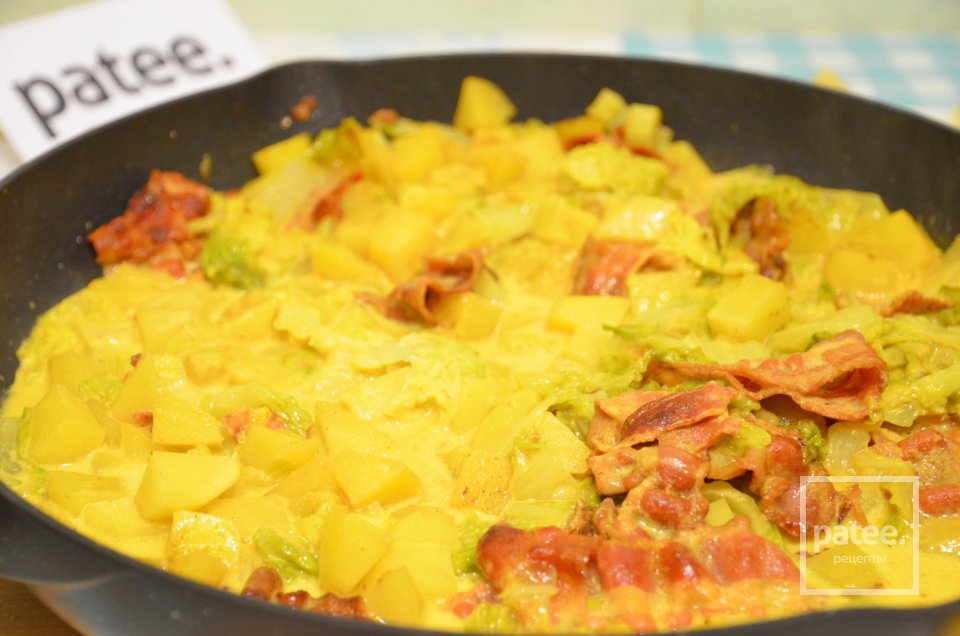 Жареная рыба на подушке из тушеных овощей с беконом - Шаг 12