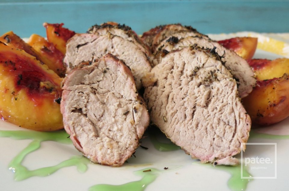 Свиная вырезка с персиками - Шаг 7