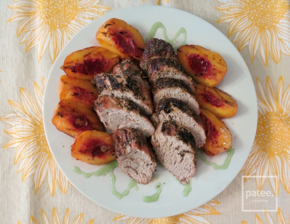 Свиная вырезка с персиками - Шаг 8