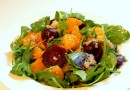 Салат из киноа с рукколой, свеклой и мандаринами