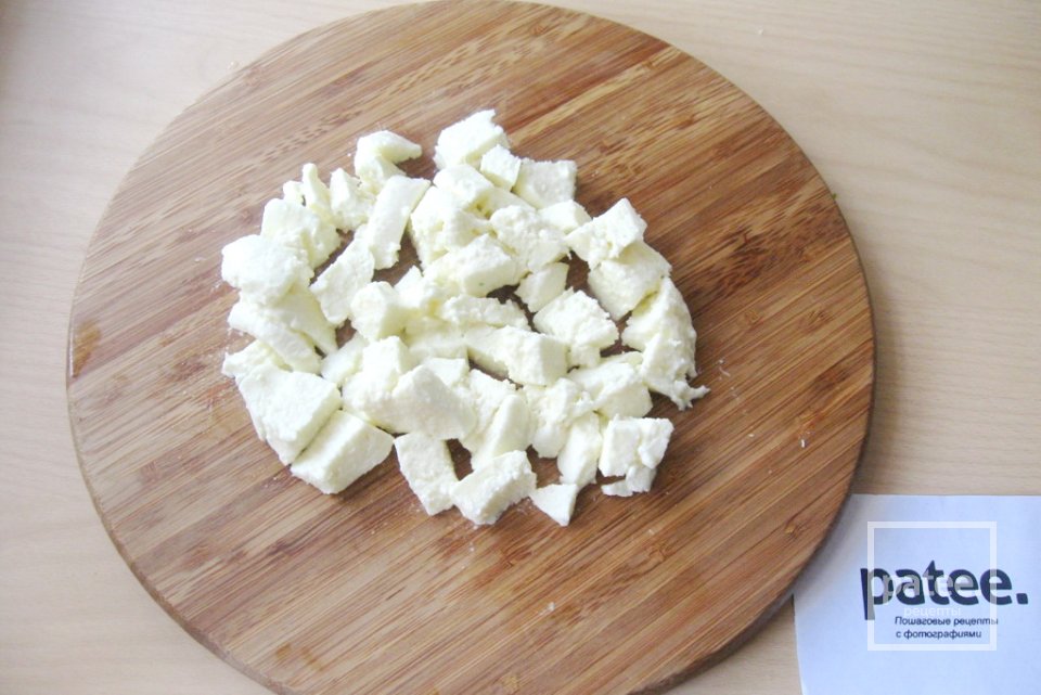 Салат с моцареллой, крабовыми палочками и овощами - Шаг 11