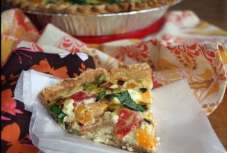 Киш с козьим сыром и помидорами