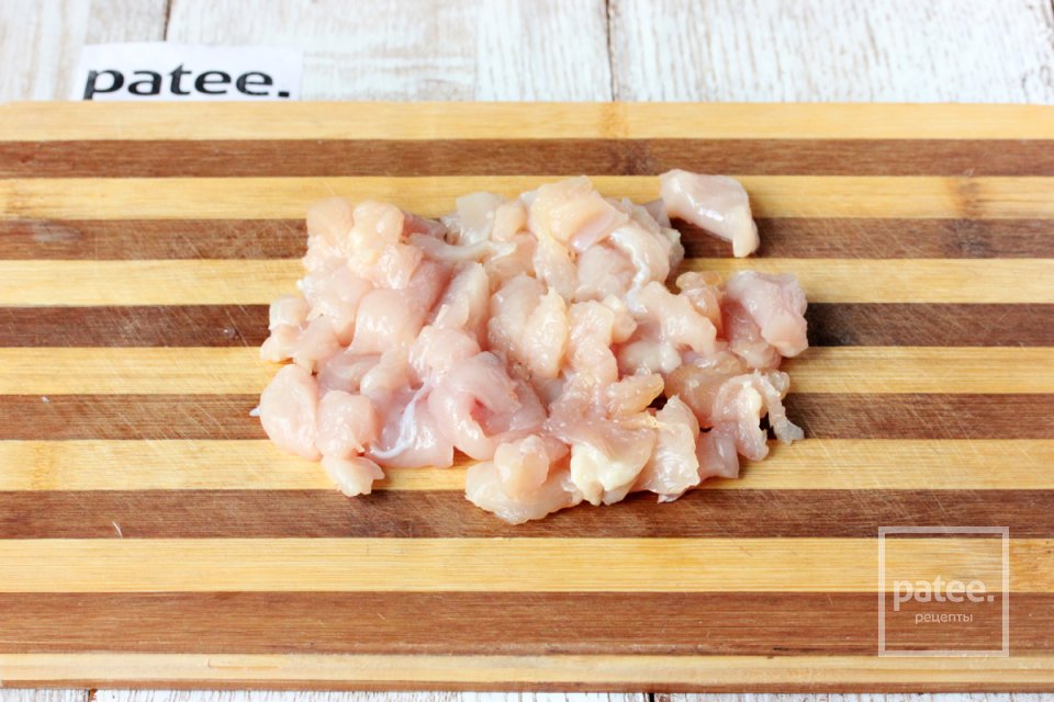 Необычные куриные котлеты с вафельной прослойкой - Шаг 2