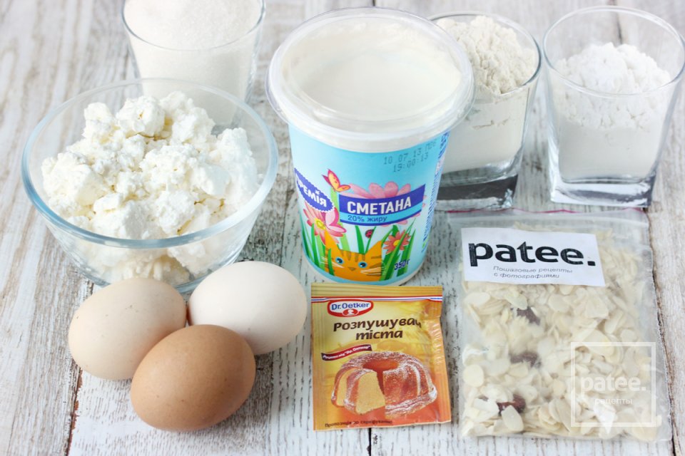 Творожный кекс с миндальными хлопьями - Шаг 1