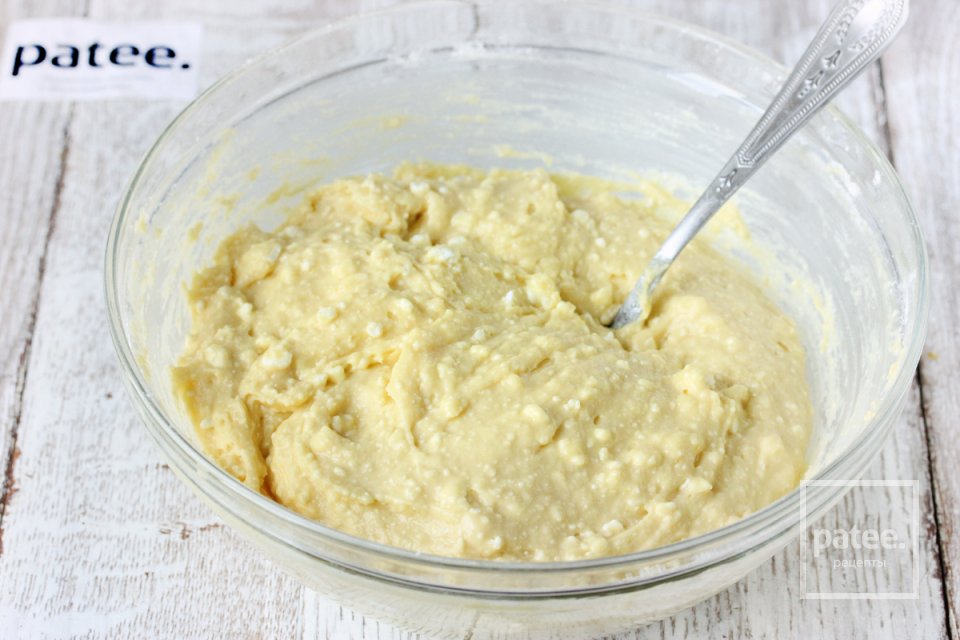 Творожный кекс с миндальными хлопьями - Шаг 11