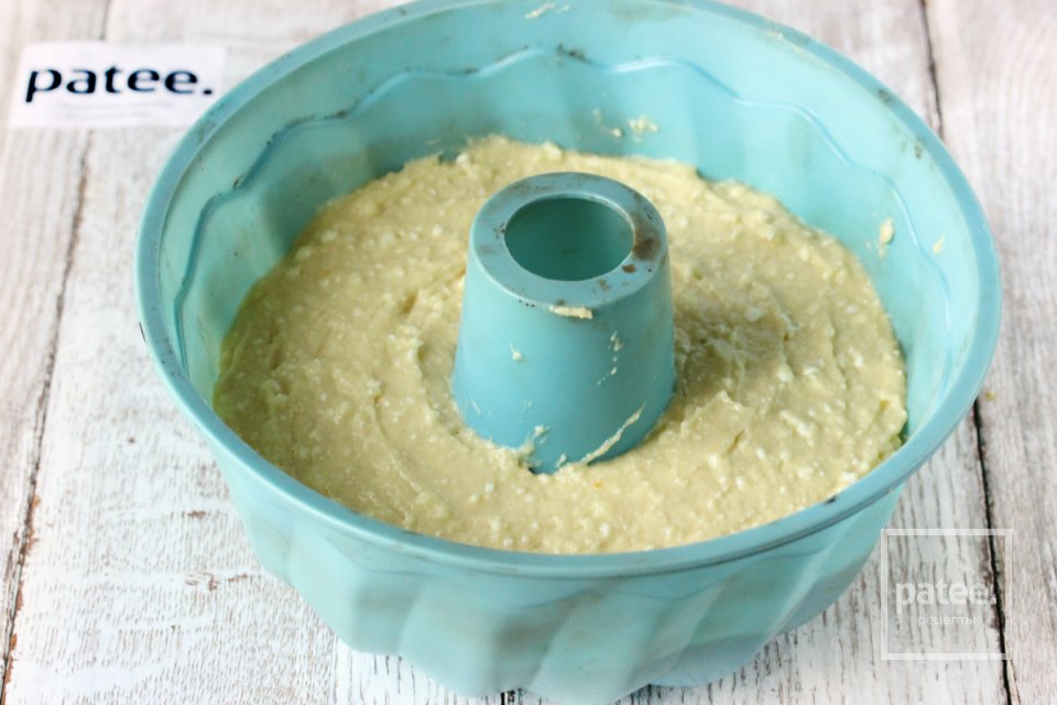 Творожный кекс с миндальными хлопьями - Шаг 12