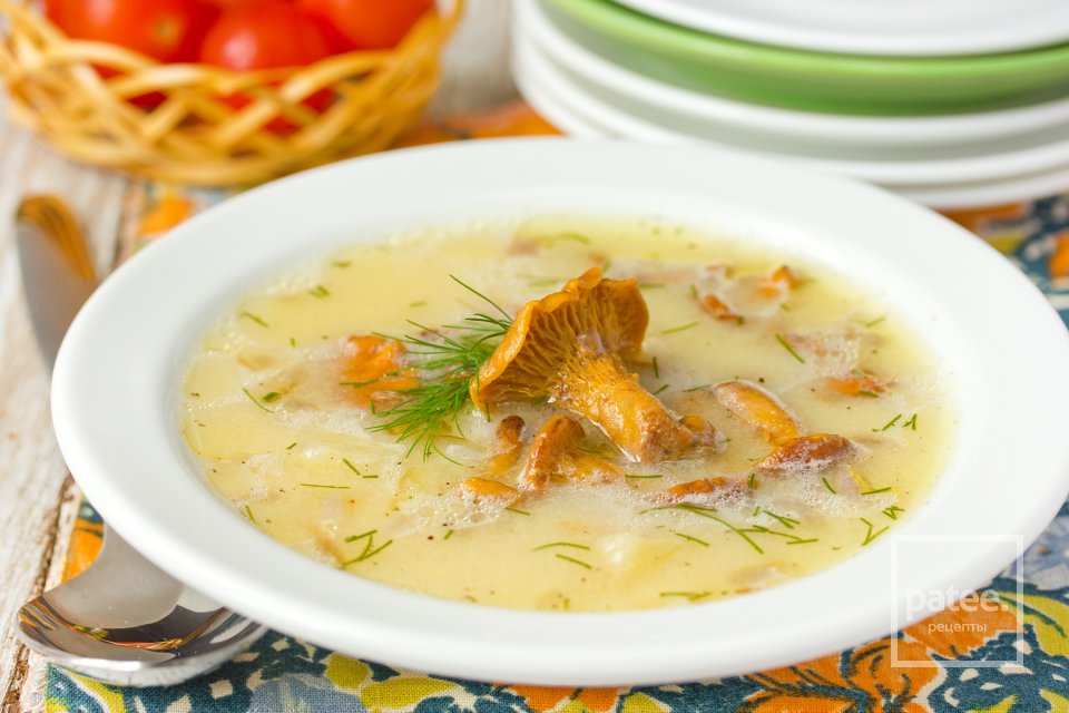 Суп с лисичками и плавленым сыром - Шаг 17