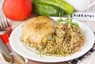 Куриные окорочка, запечённые с гречкой