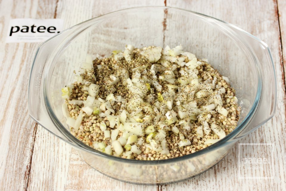 Куриные окорочка, запечённые с гречкой - Шаг 6