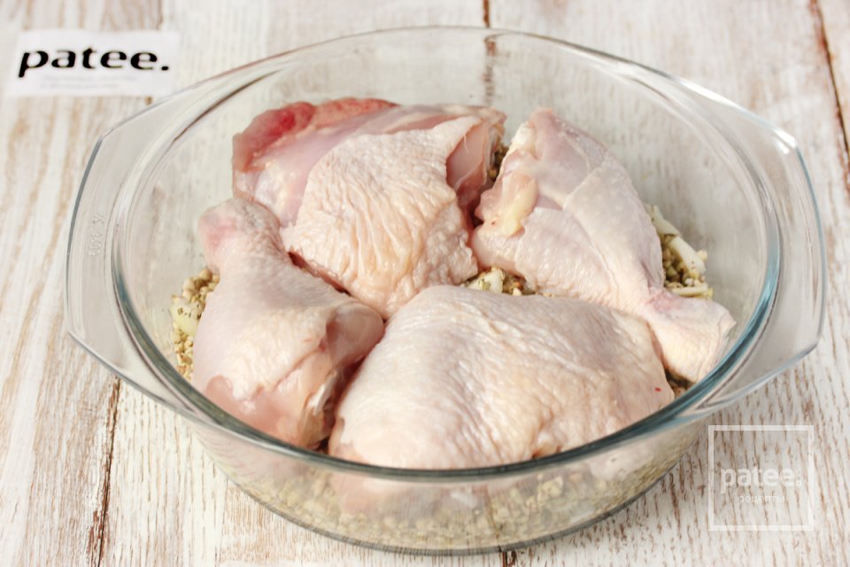 Куриные окорочка, запечённые с гречкой - Шаг 8