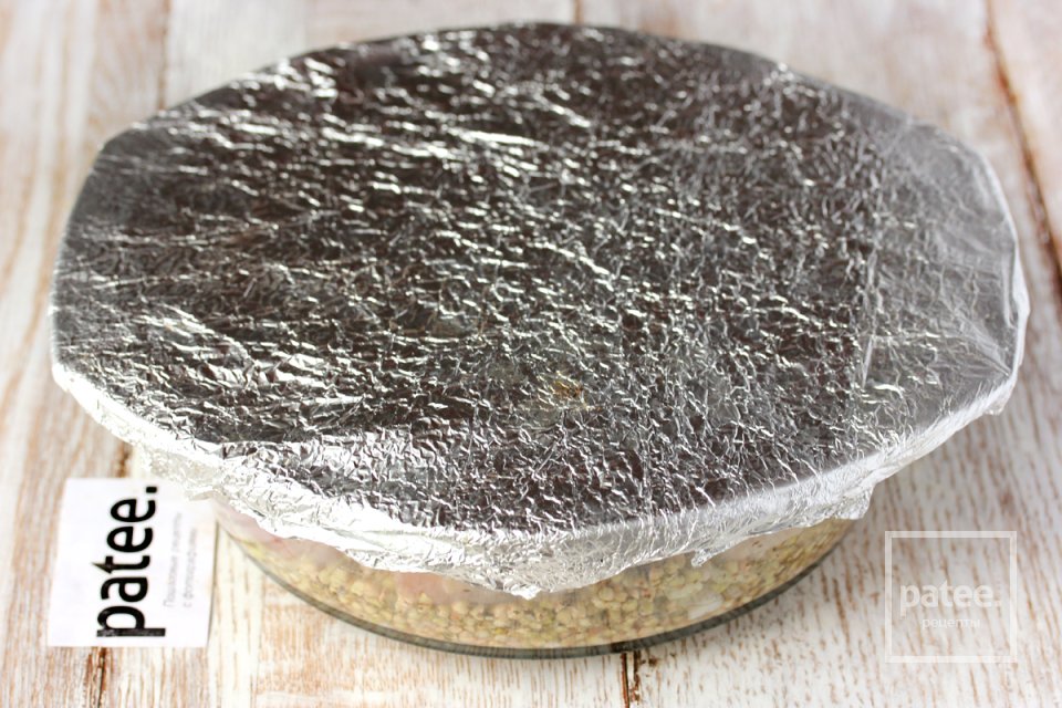 Куриные окорочка, запечённые с гречкой - Шаг 11