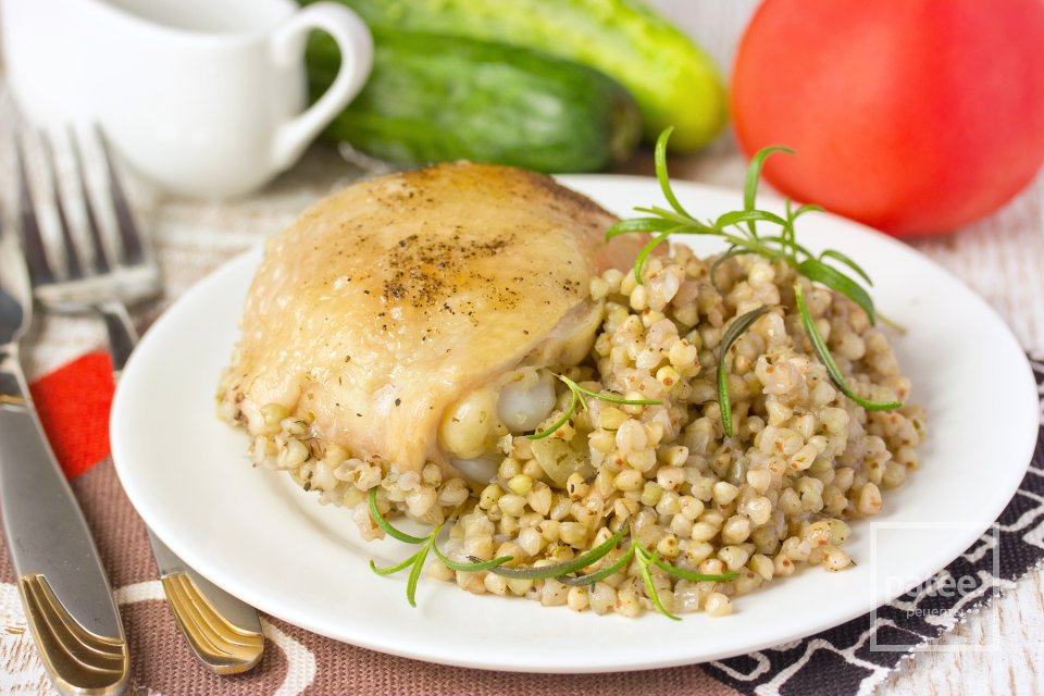 Куриные окорочка, запечённые с гречкой - Шаг 13