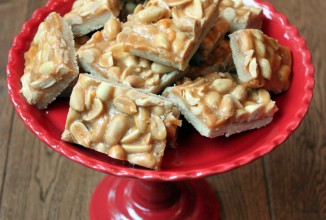 Пирожное с соленым арахисом