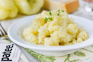 Цветная капуста в яичной заливке с пармезаном и тимьяном