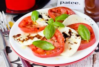 Салат Капрезе классический