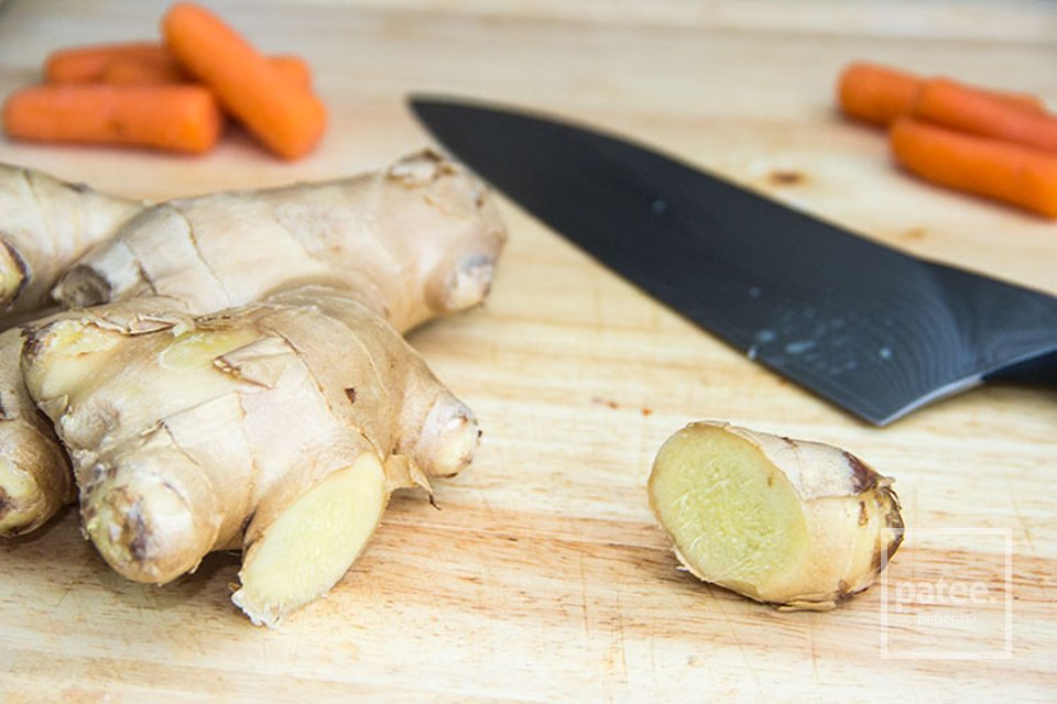 Огуречный салат с авокадо и морковным соусом - Шаг 7