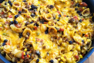 Паста с говяжьим фаршем и сыром