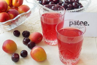 Компот из вишен и абрикосов