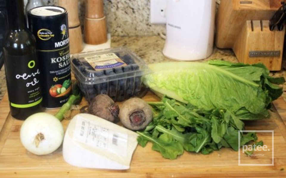 Салат из свеклы с зеленью и козьим сыром - Шаг 1